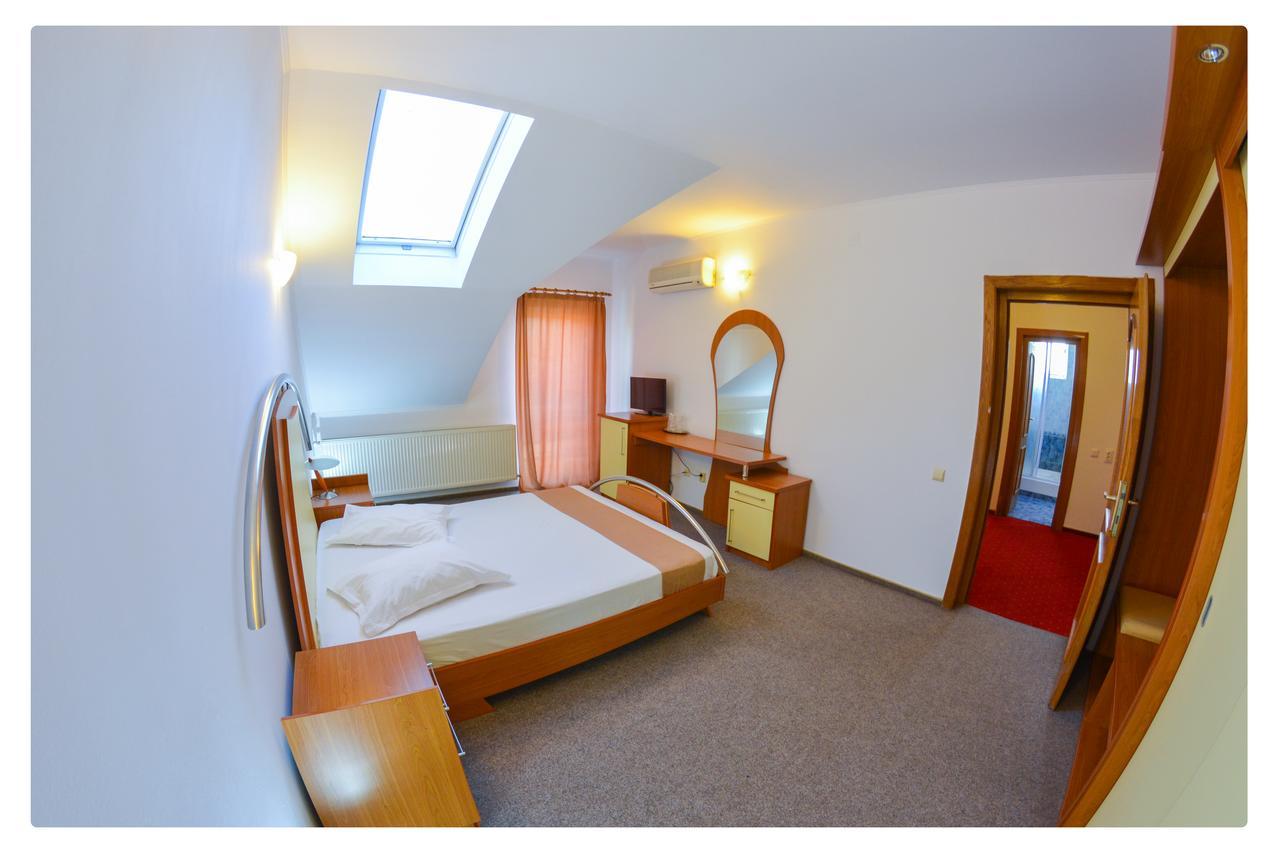 Pensiune Valentina Otel Râmnicu Vâlcea Dış mekan fotoğraf